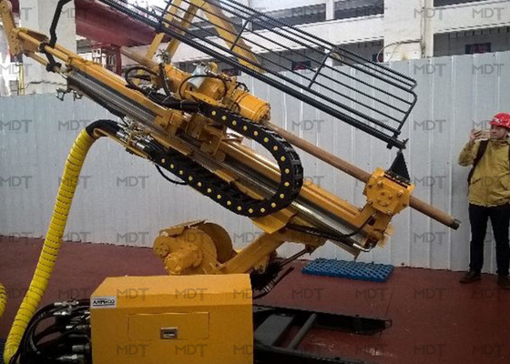เครื่องเจาะอุโมงค์ 1000 เมตรเครื่องเจาะเพชรใต้ดิน Rig ไฮดรอลิก